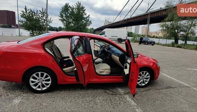 Червоний Фольксваген Джетта, об'ємом двигуна 2.48 л та пробігом 196 тис. км за 7100 $, фото 6 на Automoto.ua