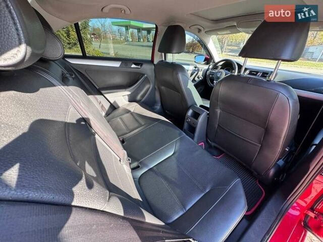 Червоний Фольксваген Джетта, об'ємом двигуна 1.8 л та пробігом 210 тис. км за 8900 $, фото 10 на Automoto.ua