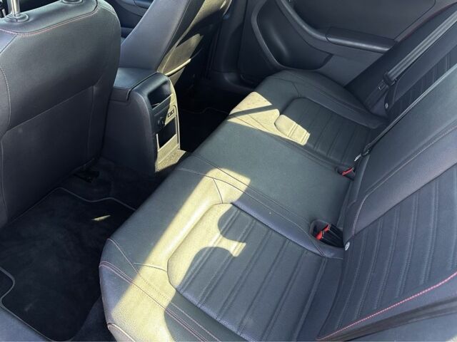 Красный Фольксваген Джетта, объемом двигателя 2 л и пробегом 218 тыс. км за 8500 $, фото 8 на Automoto.ua