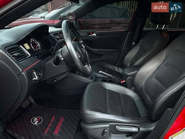 Красный Фольксваген Джетта, объемом двигателя 2.48 л и пробегом 216 тыс. км за 9300 $, фото 16 на Automoto.ua