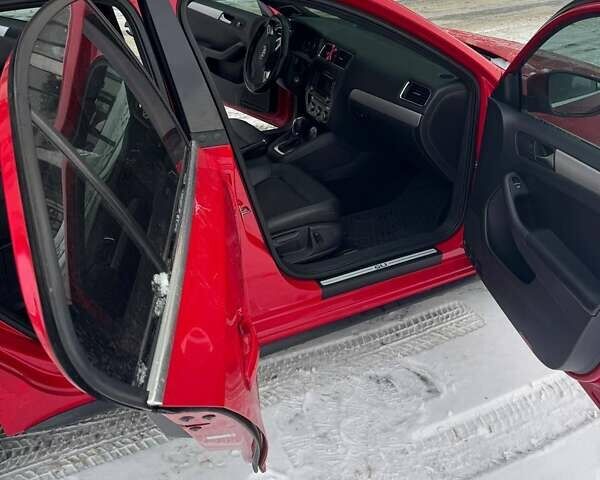 Красный Фольксваген Джетта, объемом двигателя 2 л и пробегом 200 тыс. км за 8350 $, фото 9 на Automoto.ua