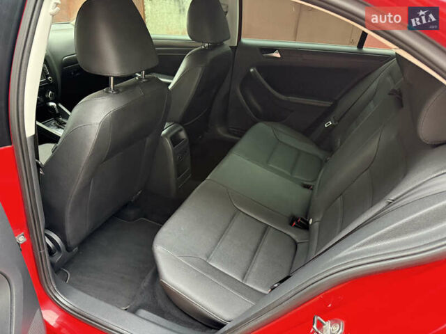 Красный Фольксваген Джетта, объемом двигателя 2.5 л и пробегом 248 тыс. км за 6800 $, фото 12 на Automoto.ua