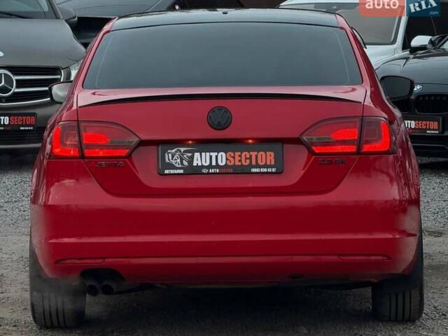 Красный Фольксваген Джетта, объемом двигателя 2.48 л и пробегом 216 тыс. км за 9300 $, фото 8 на Automoto.ua