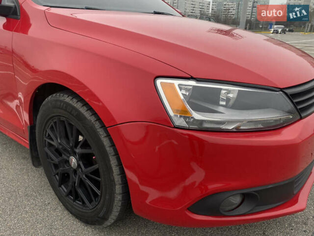 Красный Фольксваген Джетта, объемом двигателя 2.48 л и пробегом 206 тыс. км за 10000 $, фото 4 на Automoto.ua