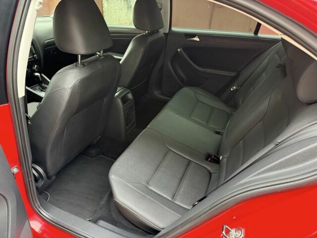 Червоний Фольксваген Джетта, об'ємом двигуна 2.5 л та пробігом 248 тис. км за 6800 $, фото 13 на Automoto.ua