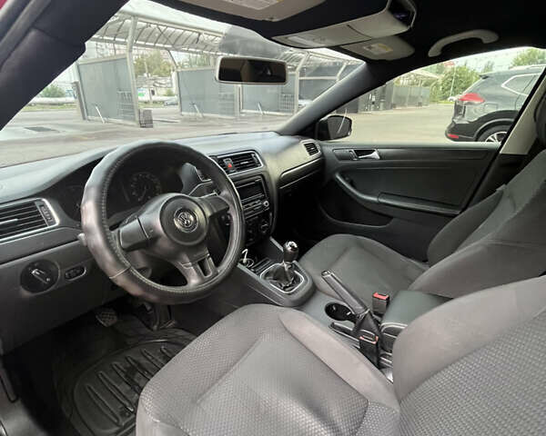 Червоний Фольксваген Джетта, об'ємом двигуна 1.98 л та пробігом 245 тис. км за 6200 $, фото 10 на Automoto.ua