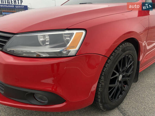 Красный Фольксваген Джетта, объемом двигателя 2.48 л и пробегом 206 тыс. км за 10000 $, фото 5 на Automoto.ua