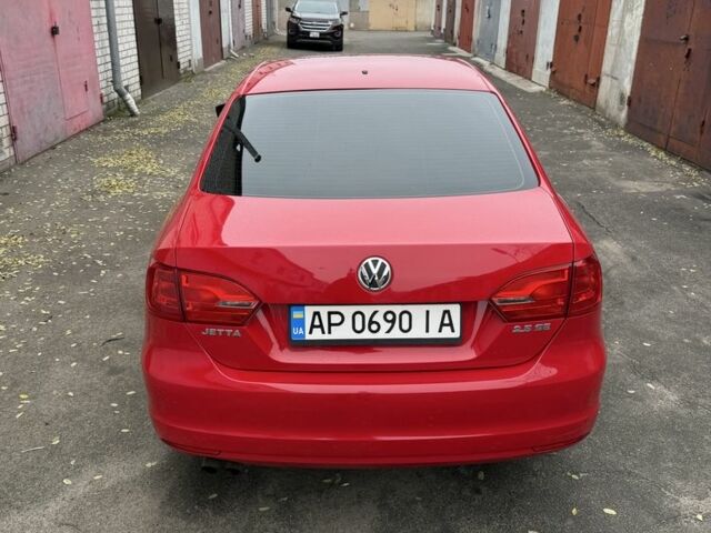 Червоний Фольксваген Джетта, об'ємом двигуна 2.5 л та пробігом 248 тис. км за 6800 $, фото 5 на Automoto.ua