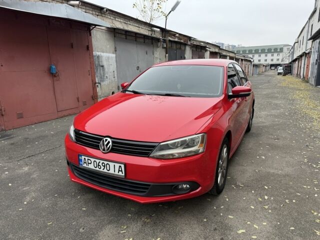 Червоний Фольксваген Джетта, об'ємом двигуна 2.5 л та пробігом 248 тис. км за 6800 $, фото 1 на Automoto.ua