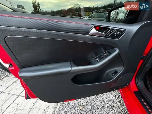 Красный Фольксваген Джетта, объемом двигателя 2.48 л и пробегом 216 тыс. км за 9300 $, фото 13 на Automoto.ua