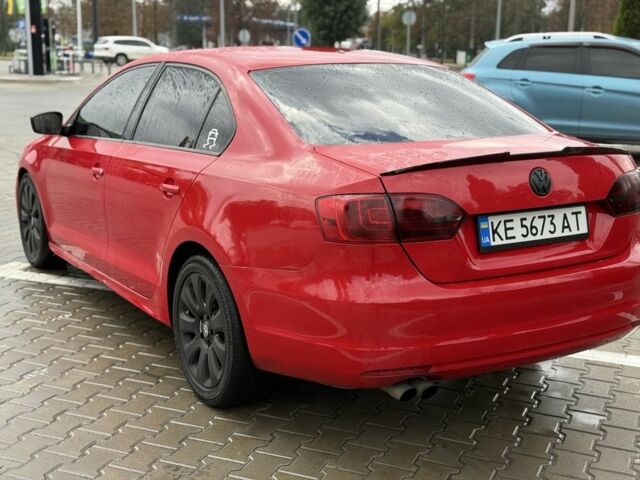 Червоний Фольксваген Джетта, об'ємом двигуна 2 л та пробігом 220 тис. км за 6700 $, фото 5 на Automoto.ua
