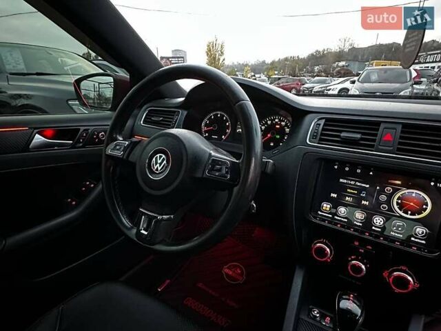 Красный Фольксваген Джетта, объемом двигателя 2.48 л и пробегом 216 тыс. км за 9300 $, фото 28 на Automoto.ua