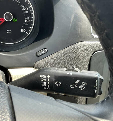 Червоний Фольксваген Джетта, об'ємом двигуна 1.97 л та пробігом 147 тис. км за 10000 $, фото 41 на Automoto.ua