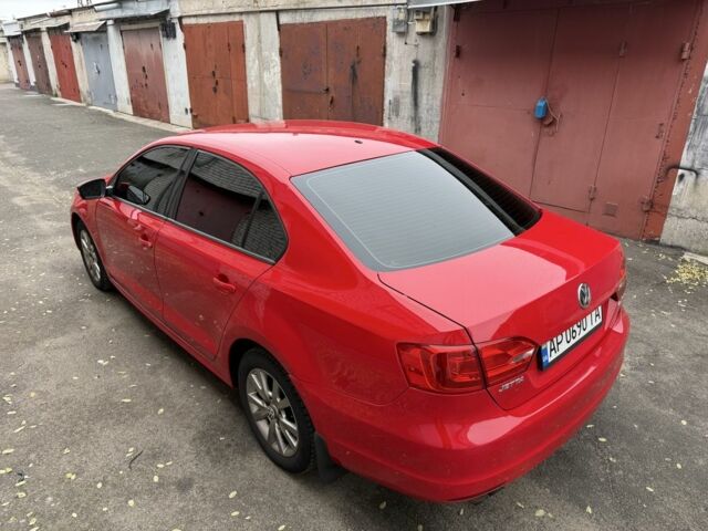 Червоний Фольксваген Джетта, об'ємом двигуна 2.5 л та пробігом 248 тис. км за 6800 $, фото 6 на Automoto.ua