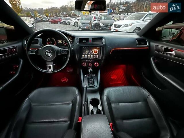 Красный Фольксваген Джетта, объемом двигателя 2.48 л и пробегом 216 тыс. км за 9300 $, фото 20 на Automoto.ua