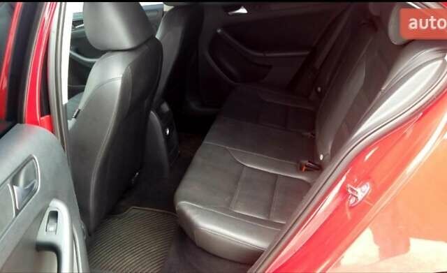 Красный Фольксваген Джетта, объемом двигателя 2.5 л и пробегом 243 тыс. км за 8600 $, фото 3 на Automoto.ua
