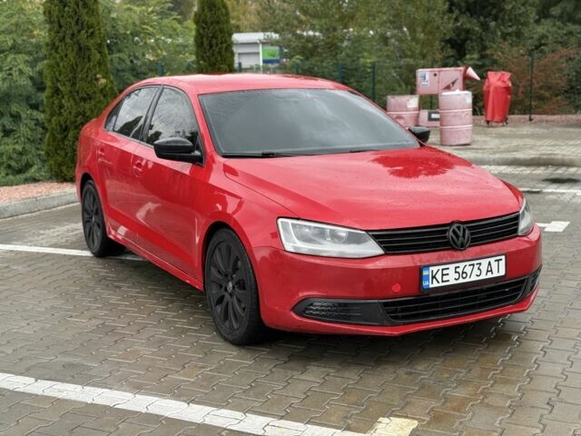 Червоний Фольксваген Джетта, об'ємом двигуна 2 л та пробігом 220 тис. км за 6700 $, фото 2 на Automoto.ua
