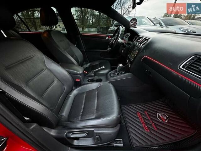 Красный Фольксваген Джетта, объемом двигателя 2.48 л и пробегом 216 тыс. км за 9300 $, фото 27 на Automoto.ua