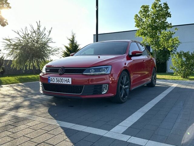 Красный Фольксваген Джетта, объемом двигателя 2 л и пробегом 218 тыс. км за 8500 $, фото 4 на Automoto.ua