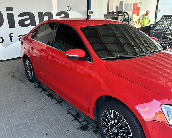 Червоний Фольксваген Джетта, об'ємом двигуна 2.5 л та пробігом 260 тис. км за 8400 $, фото 5 на Automoto.ua