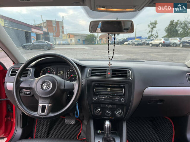 Червоний Фольксваген Джетта, об'ємом двигуна 2.5 л та пробігом 190 тис. км за 9700 $, фото 10 на Automoto.ua
