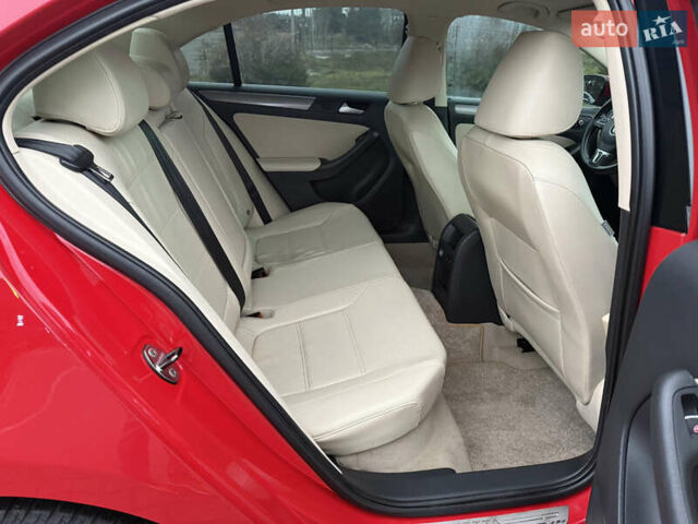 Червоний Фольксваген Джетта, об'ємом двигуна 1.8 л та пробігом 208 тис. км за 9850 $, фото 38 на Automoto.ua