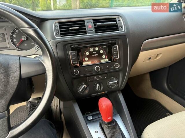 Червоний Фольксваген Джетта, об'ємом двигуна 1.97 л та пробігом 170 тис. км за 9900 $, фото 22 на Automoto.ua