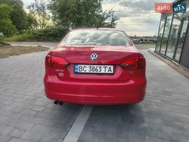 Фольксваген Джетта 2013 в Львове на Automoto.ua Красный Фольксваген Джетта, объемом двигателя 1.97 л и пробегом 101 тыс. км за 9200 $, фото 4 на Automoto.ua