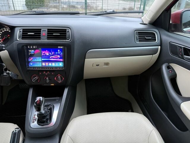 Красный Фольксваген Джетта, объемом двигателя 1.8 л и пробегом 208 тыс. км за 9850 $, фото 10 на Automoto.ua