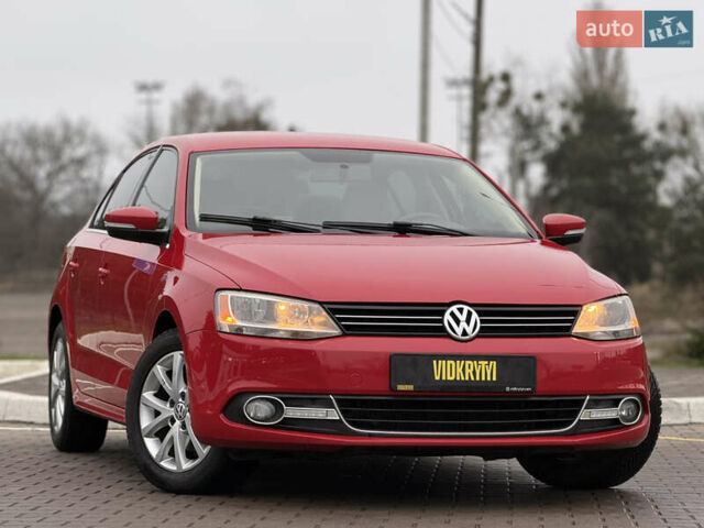 Червоний Фольксваген Джетта, об'ємом двигуна 1.8 л та пробігом 208 тис. км за 9850 $, фото 6 на Automoto.ua