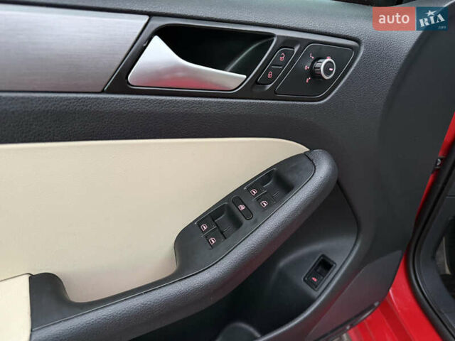 Червоний Фольксваген Джетта, об'ємом двигуна 1.8 л та пробігом 208 тис. км за 9850 $, фото 29 на Automoto.ua