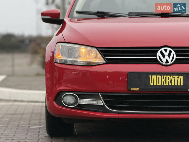 Червоний Фольксваген Джетта, об'ємом двигуна 1.8 л та пробігом 208 тис. км за 9850 $, фото 5 на Automoto.ua