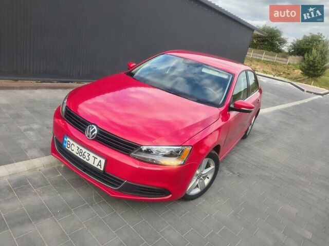 Фольксваген Джетта 2013 в Львове на Automoto.ua Красный Фольксваген Джетта, объемом двигателя 1.97 л и пробегом 101 тыс. км за 9200 $, фото 7 на Automoto.ua