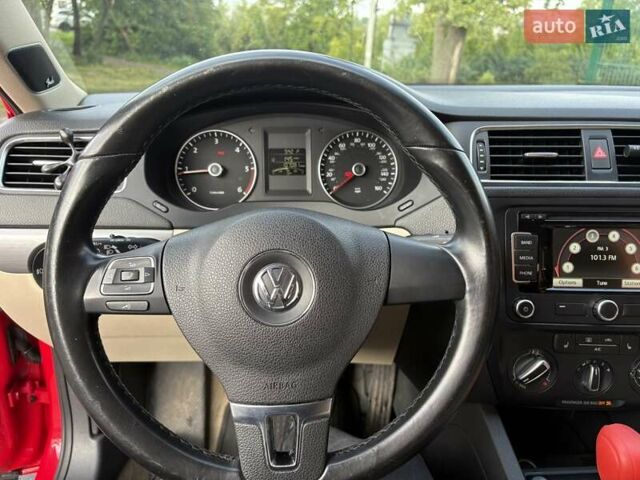 Червоний Фольксваген Джетта, об'ємом двигуна 1.97 л та пробігом 170 тис. км за 9900 $, фото 21 на Automoto.ua