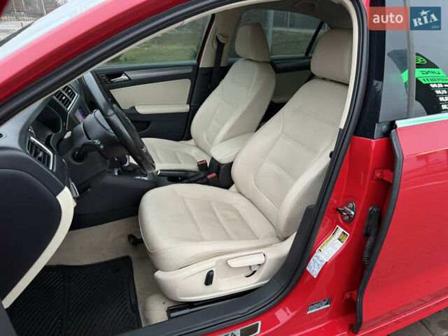 Червоний Фольксваген Джетта, об'ємом двигуна 1.8 л та пробігом 208 тис. км за 9850 $, фото 32 на Automoto.ua