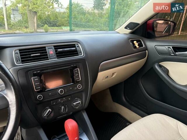 Червоний Фольксваген Джетта, об'ємом двигуна 1.97 л та пробігом 170 тис. км за 9900 $, фото 19 на Automoto.ua