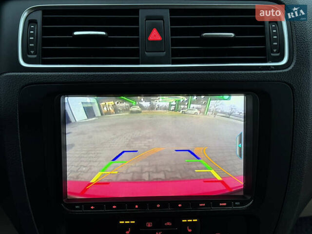 Червоний Фольксваген Джетта, об'ємом двигуна 1.8 л та пробігом 208 тис. км за 9850 $, фото 25 на Automoto.ua