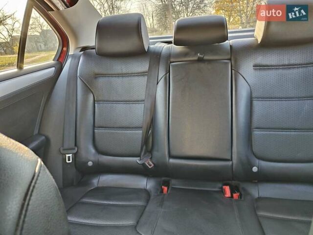 Красный Фольксваген Джетта, объемом двигателя 1.8 л и пробегом 230 тыс. км за 7777 $, фото 9 на Automoto.ua