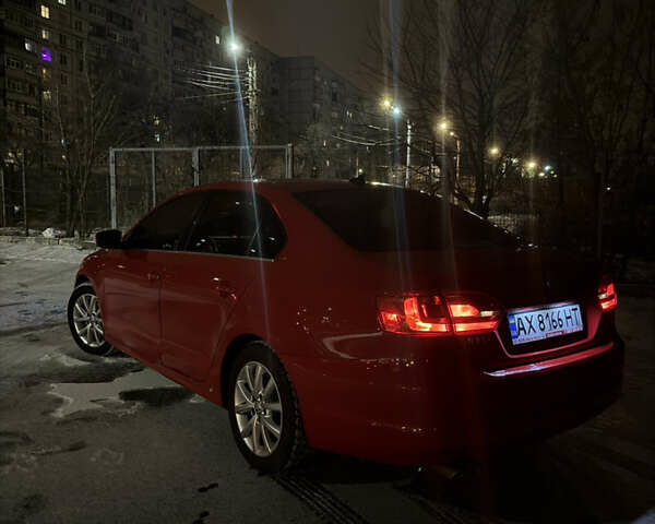 Фольксваген Джетта 2013 в Харькове на Automoto.ua Красный Фольксваген Джетта, объемом двигателя 1.8 л и пробегом 49 тыс. км за 12300 $, фото 8 на Automoto.ua