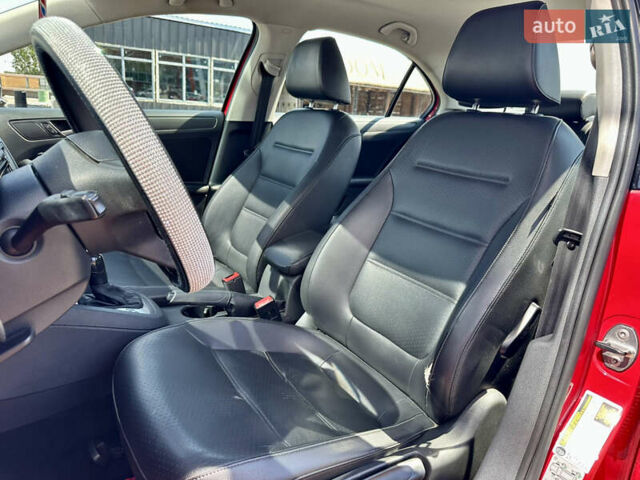 Червоний Фольксваген Джетта, об'ємом двигуна 1.8 л та пробігом 217 тис. км за 7990 $, фото 31 на Automoto.ua