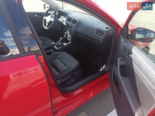 Красный Фольксваген Джетта, объемом двигателя 1.8 л и пробегом 263 тыс. км за 8300 $, фото 13 на Automoto.ua
