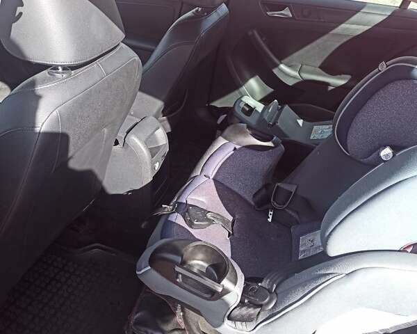 Красный Фольксваген Джетта, объемом двигателя 1.8 л и пробегом 263 тыс. км за 8300 $, фото 24 на Automoto.ua