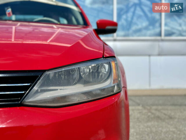 Червоний Фольксваген Джетта, об'ємом двигуна 1.8 л та пробігом 217 тис. км за 7990 $, фото 4 на Automoto.ua