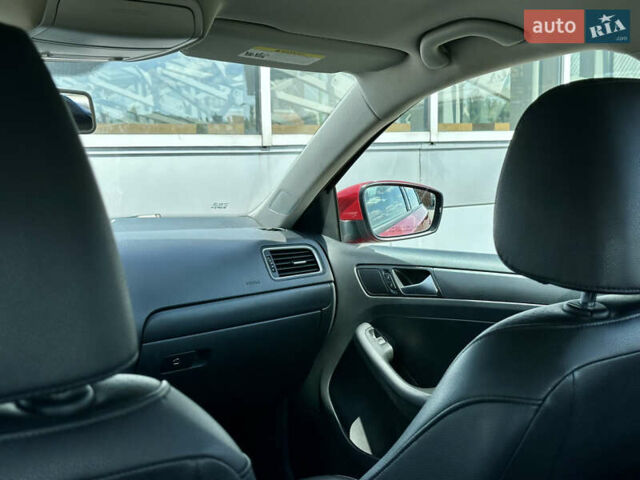 Червоний Фольксваген Джетта, об'ємом двигуна 1.8 л та пробігом 217 тис. км за 7990 $, фото 46 на Automoto.ua