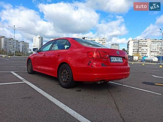 Красный Фольксваген Джетта, объемом двигателя 1.8 л и пробегом 263 тыс. км за 8300 $, фото 4 на Automoto.ua