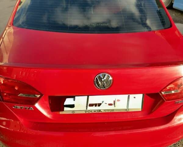 Красный Фольксваген Джетта, объемом двигателя 1.97 л и пробегом 193 тыс. км за 9500 $, фото 7 на Automoto.ua