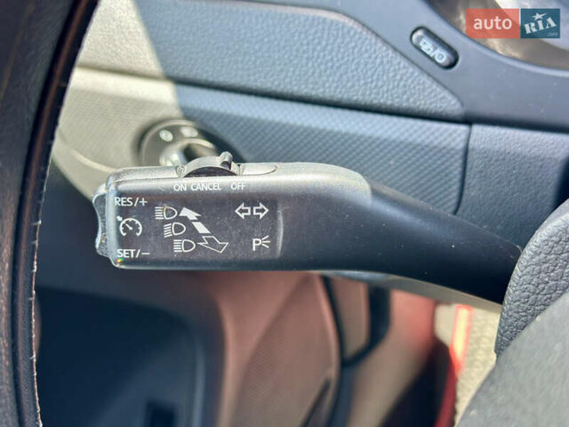 Червоний Фольксваген Джетта, об'ємом двигуна 1.8 л та пробігом 217 тис. км за 7990 $, фото 52 на Automoto.ua