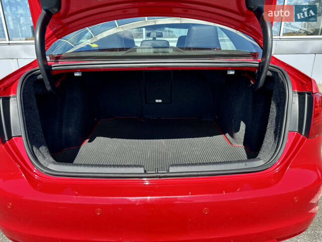 Червоний Фольксваген Джетта, об'ємом двигуна 1.8 л та пробігом 217 тис. км за 7990 $, фото 23 на Automoto.ua