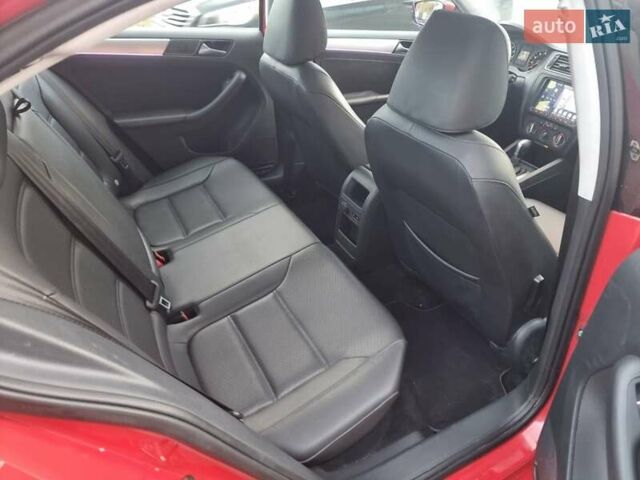 Красный Фольксваген Джетта, объемом двигателя 1.8 л и пробегом 180 тыс. км за 9000 $, фото 16 на Automoto.ua