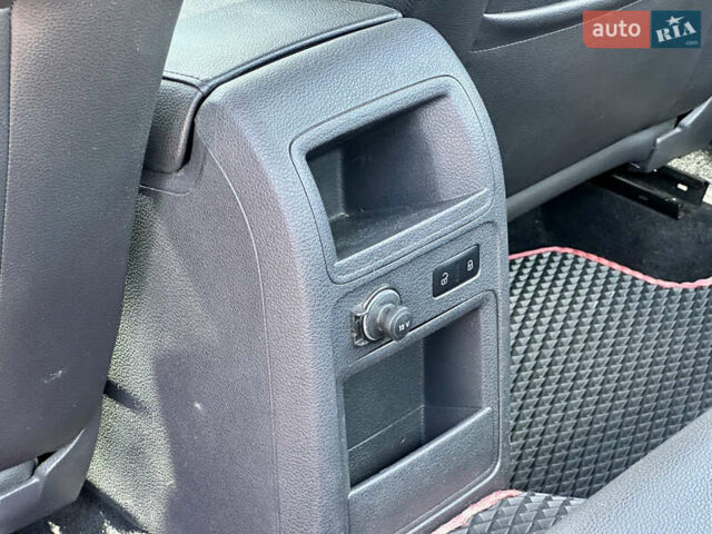 Червоний Фольксваген Джетта, об'ємом двигуна 1.8 л та пробігом 217 тис. км за 7990 $, фото 36 на Automoto.ua